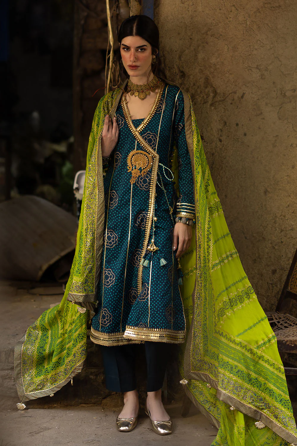 3 piece gold and lacquer printed lawn suit with gold and lacquer printed chiffon dupatta and dyed trouser gulahmed 3 piece gold and lacquer printed lawn suit with gold and lacquer printed chiffon dupatta and dyed trouser gulahmed