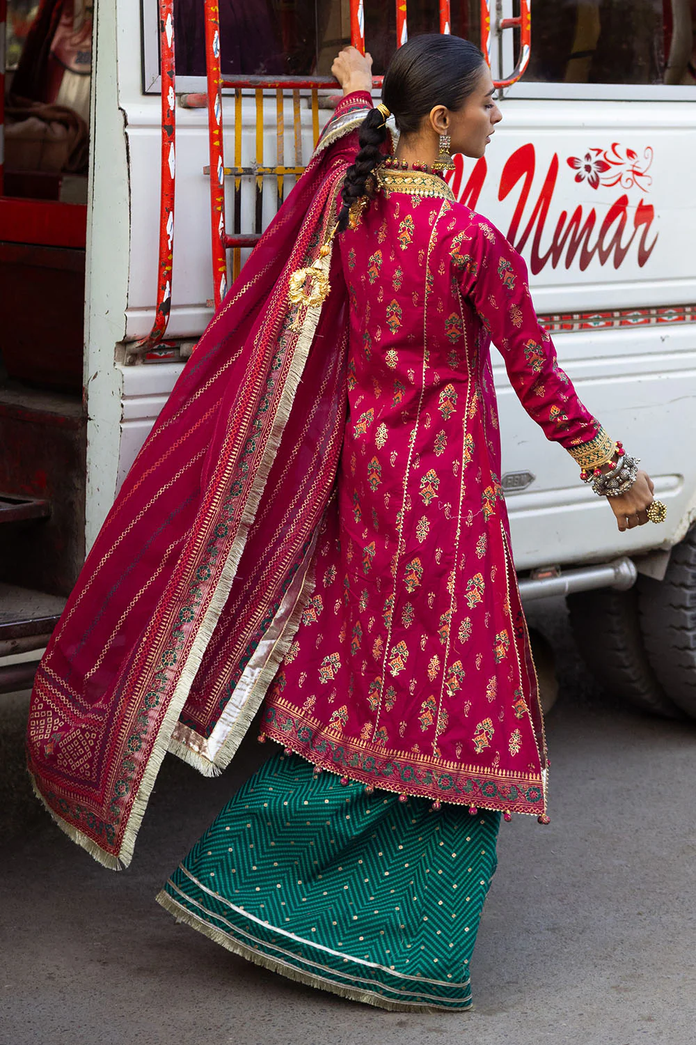 3 piece gold and lacquer printed lawn suit with gold and lacquer printed chiffon dupatta and gold and lacquer printed trouser gulahmed 3 piece gold and lacquer printed lawn suit with gold and lacquer printed chiffon dupatta and gold and lacquer printed trouser gulahmed