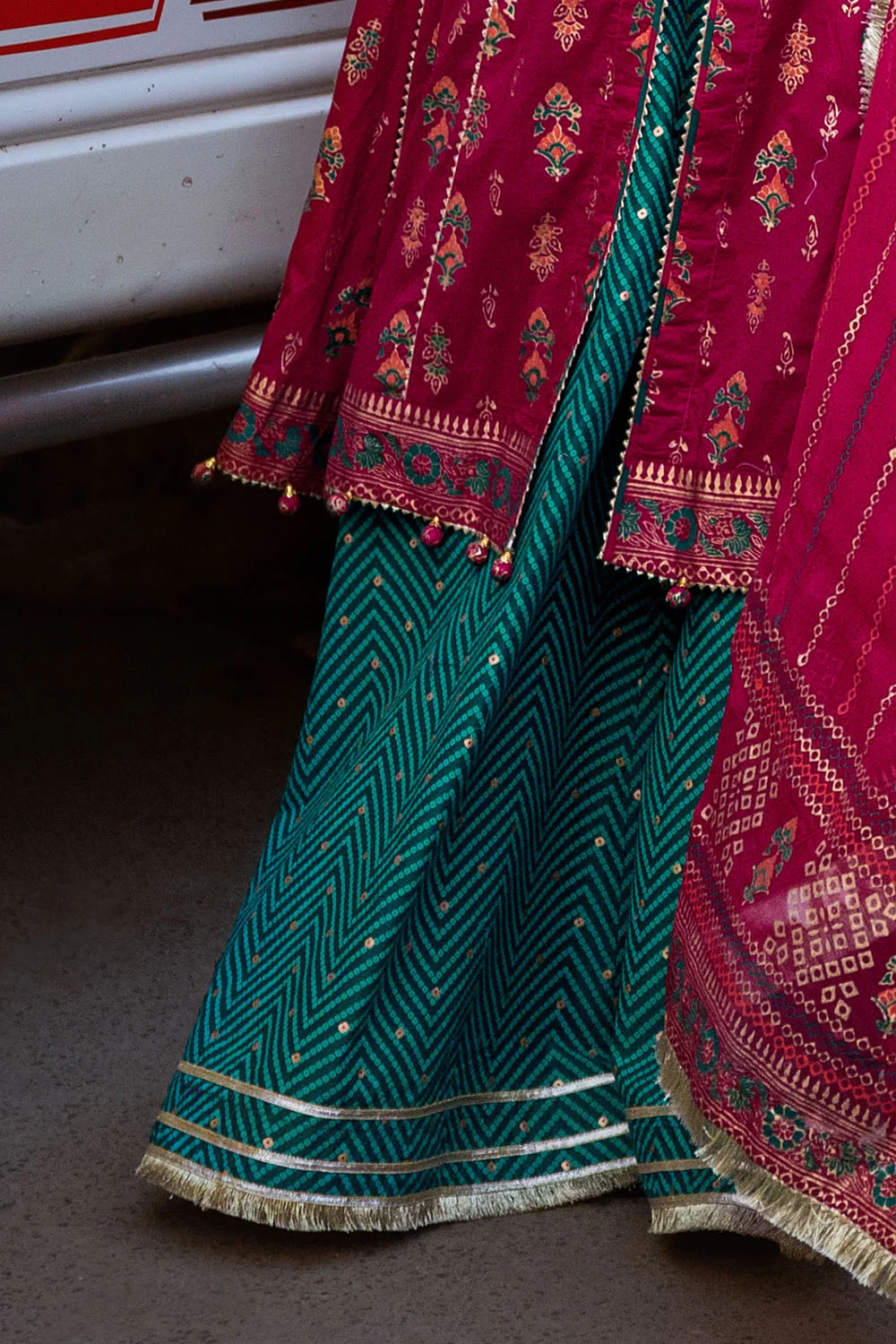 3 piece gold and lacquer printed lawn suit with gold and lacquer printed chiffon dupatta and gold and lacquer printed trouser gulahmed 3 piece gold and lacquer printed lawn suit with gold and lacquer printed chiffon dupatta and gold and lacquer printed trouser gulahmed